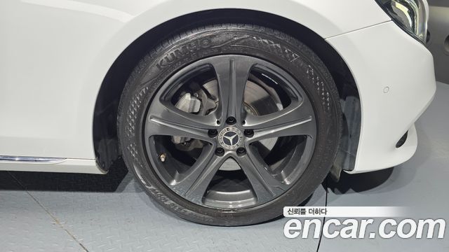 Mercedes-Benz E-Class E200 Avantgarde