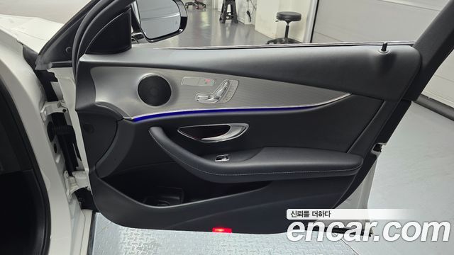 Mercedes-Benz E-Class E200 Avantgarde