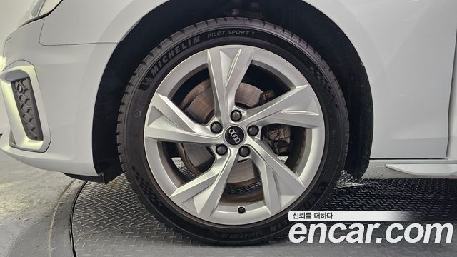 Audi A4 40 TFSI Premium