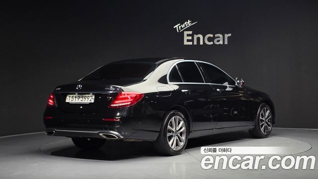 Mercedes-Benz E-Class E300 4MATIC Avnatgarde