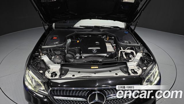 Mercedes-Benz E-Class E300 4MATIC Avnatgarde