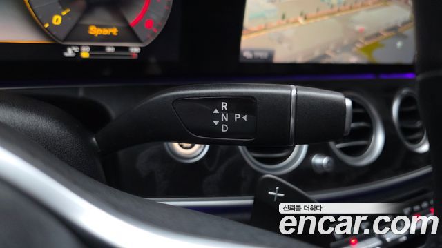 Mercedes-Benz E-Class E300 4MATIC Avnatgarde