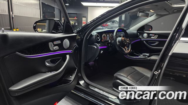 Mercedes-Benz E-Class E300 4MATIC Avnatgarde