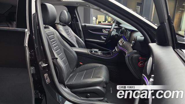 Mercedes-Benz E-Class E300 4MATIC Avnatgarde