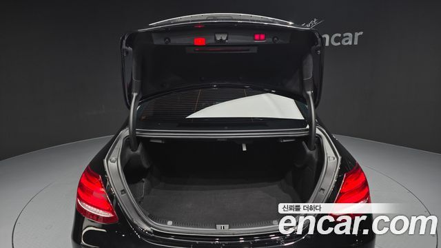 Mercedes-Benz E-Class E300 4MATIC Avnatgarde
