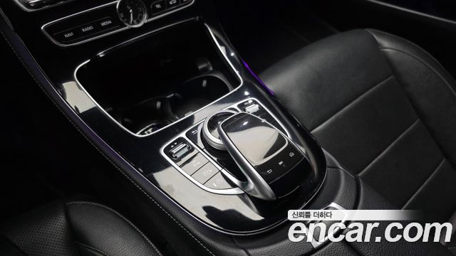 Mercedes-Benz E-Class E300 4MATIC Avnatgarde