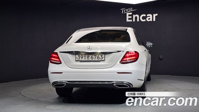 Mercedes-Benz E-Class E220d Exclusive