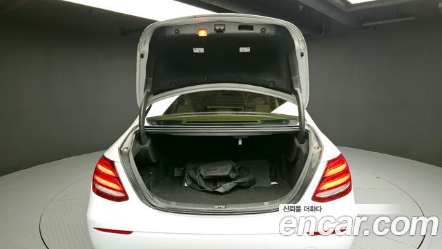 Mercedes-Benz E-Class E220d Exclusive