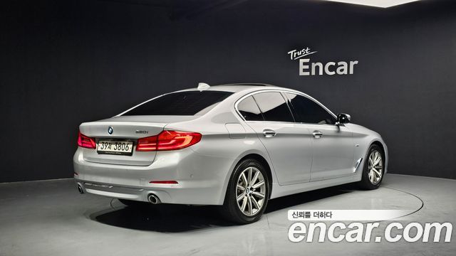 BMW 5-Series 520i Luxury
