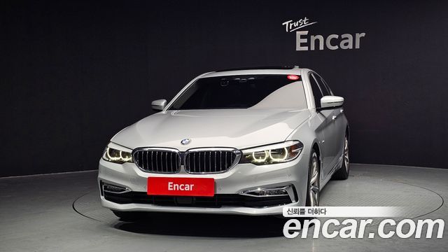 BMW 5-Series 520i Luxury