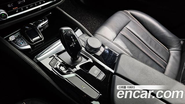 BMW 5-Series 520i Luxury