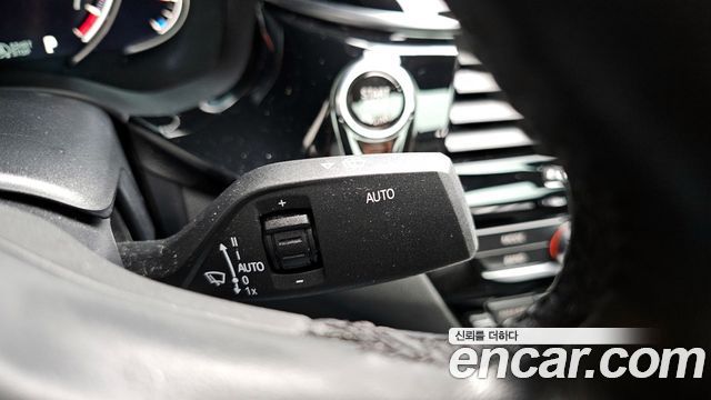 BMW 5-Series 520i Luxury