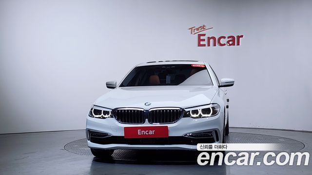 BMW 5-Series 520i Luxury