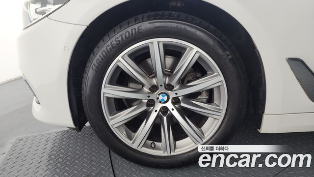 BMW 5-Series 520i Luxury