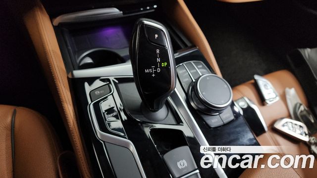 BMW 5-Series 520i Luxury