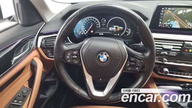 BMW 5-Series 520i Luxury