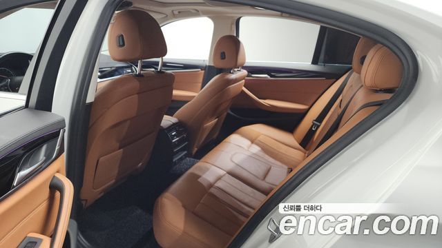 BMW 5-Series 520i Luxury