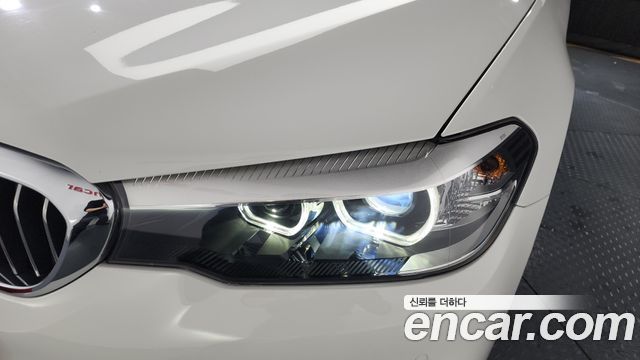 BMW 5-Series 520i Luxury