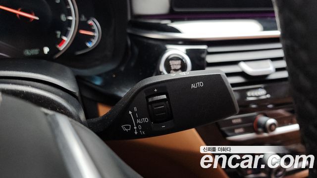 BMW 5-Series 520i Luxury