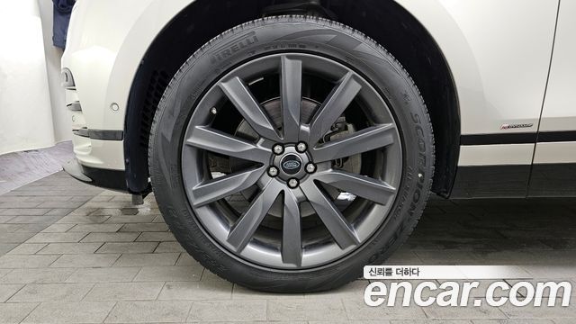 Land Rover Range Rover Velar 3.0 D300 R-Dynamic HSE