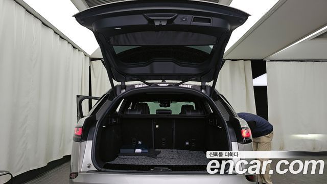 Land Rover Range Rover Velar 3.0 D300 R-Dynamic HSE