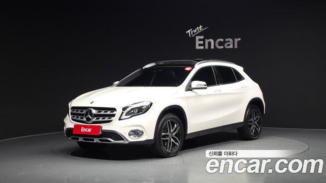 Mercedes-Benz GLA-Class GLA220