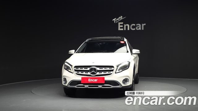 Mercedes-Benz GLA-Class GLA220
