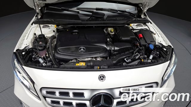 Mercedes-Benz GLA-Class GLA220