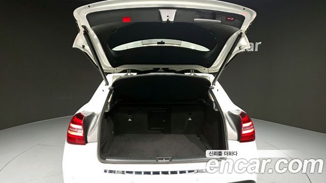Mercedes-Benz GLA-Class GLA220