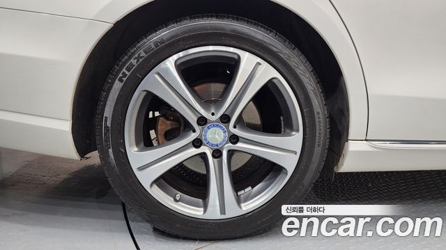 Mercedes-Benz E-Class E300 AV Intelligent Drive