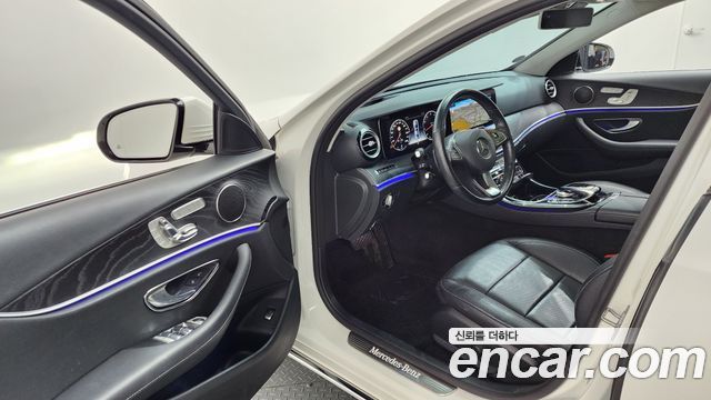 Mercedes-Benz E-Class E300 AV Intelligent Drive