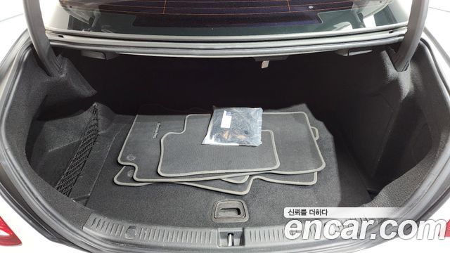 Mercedes-Benz E-Class E300 AV Intelligent Drive