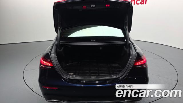 Mercedes-Benz E-Class E350 4MATIC AMG Line