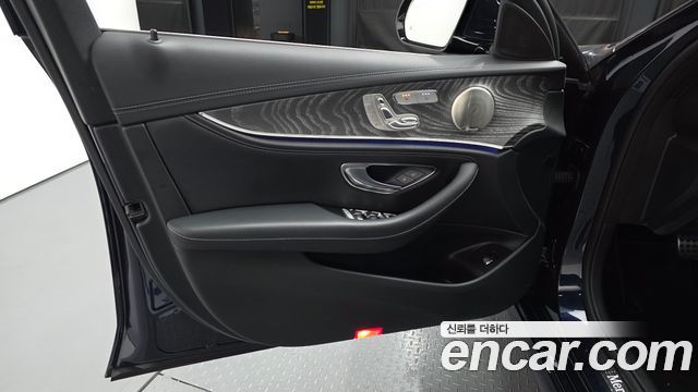 Mercedes-Benz E-Class E350 4MATIC AMG Line