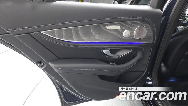 Mercedes-Benz E-Class E350 4MATIC AMG Line