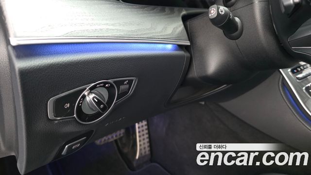 Mercedes-Benz E-Class E350 4MATIC AMG Line