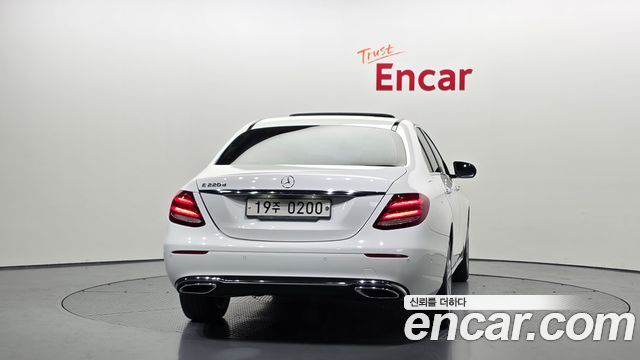 Mercedes-Benz E-Class E220d Avantgarde