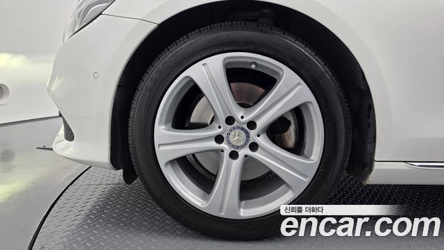 Mercedes-Benz E-Class E220d Avantgarde
