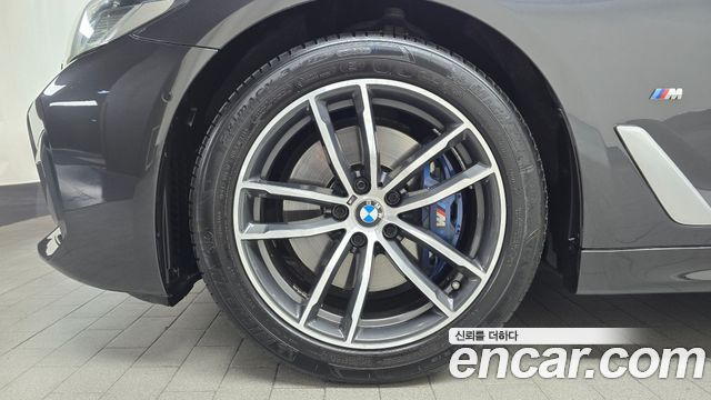 BMW 5-Series 523d xDrive M Sport
