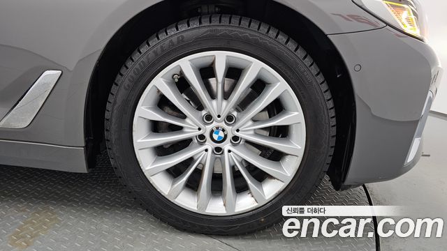 BMW 5-Series 523d Luxury