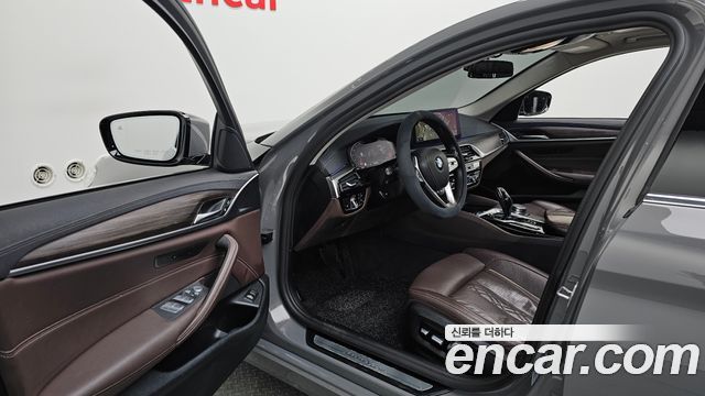 BMW 5-Series 523d Luxury