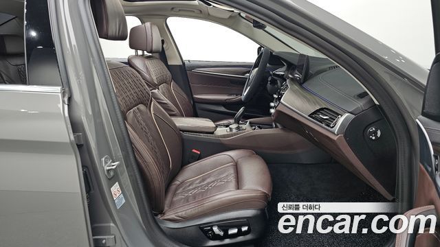 BMW 5-Series 523d Luxury