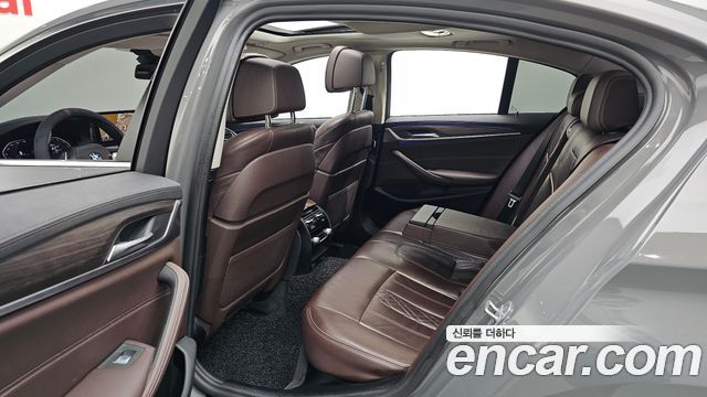 BMW 5-Series 523d Luxury
