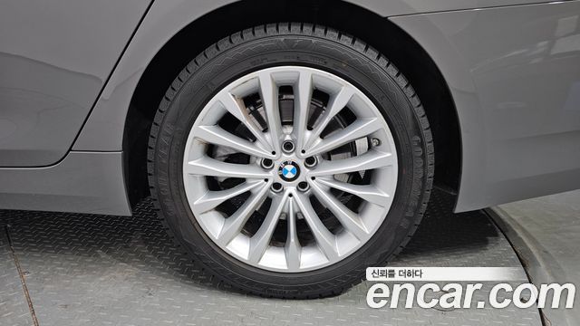 BMW 5-Series 523d Luxury