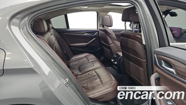 BMW 5-Series 523d Luxury