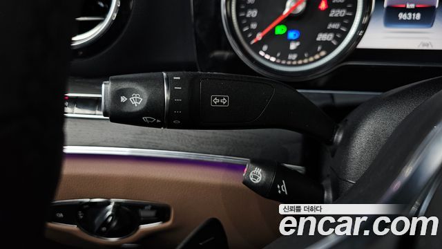 Mercedes-Benz E-Class E220d Avantgarde