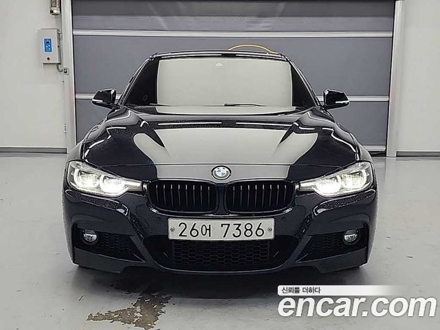 BMW 3-Series 330i M Sport Shadow