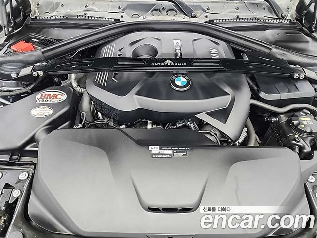 BMW 3-Series 330i M Sport Shadow