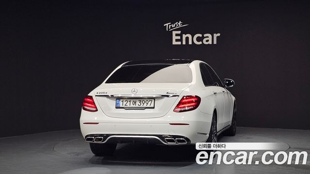 Mercedes-Benz E-Class E220d Avantgarde