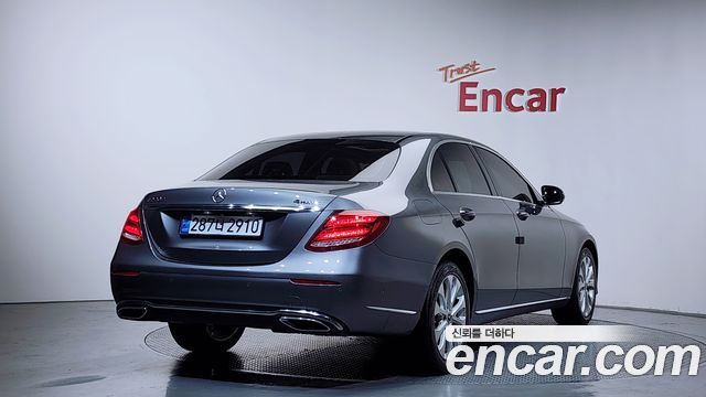Mercedes-Benz E-Class W213 E220d 4MATIC Exclusive